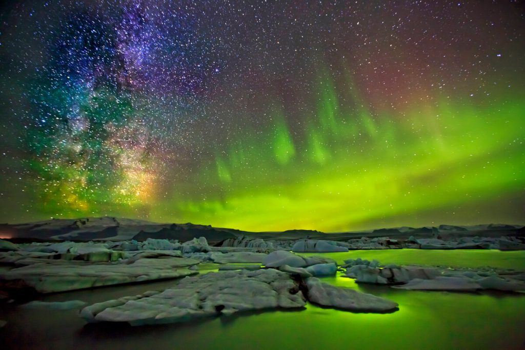Северное сияние фото над морем