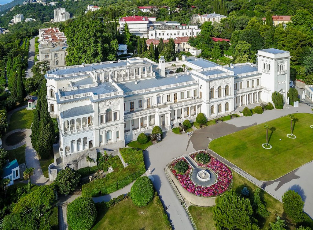 Ливадийский дворец - крымская резиденция императорской семьи