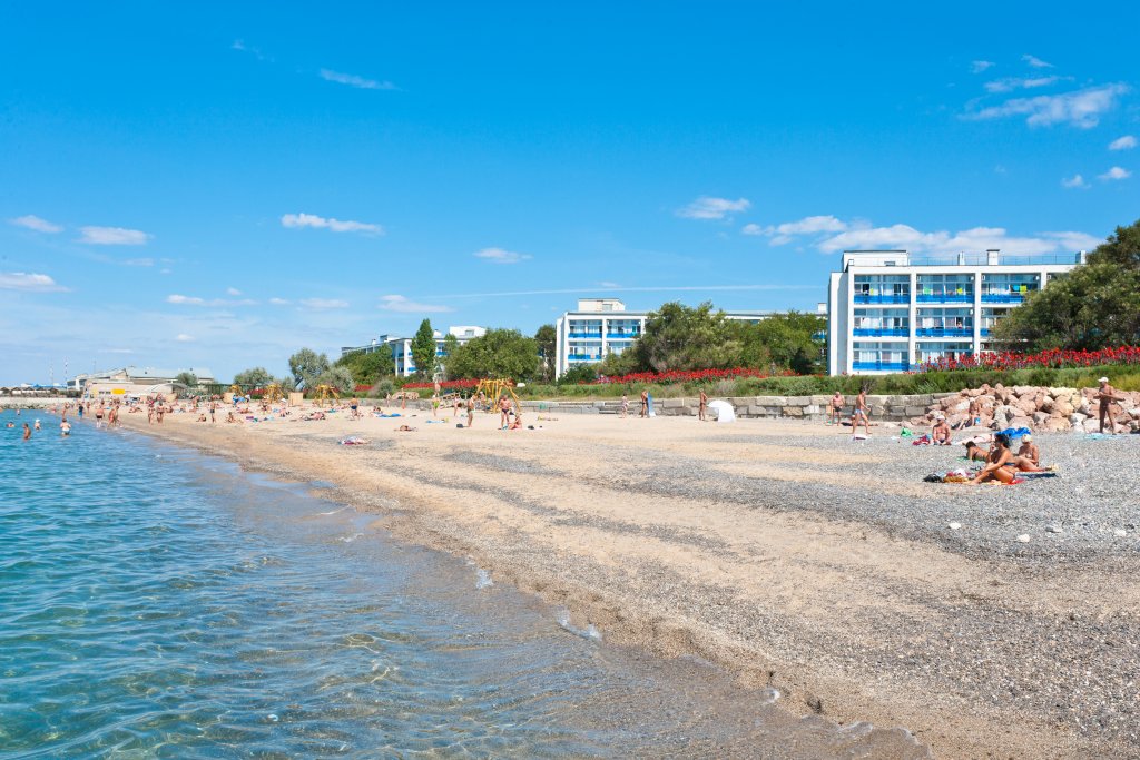 Пляж санатория Полтава-Крым