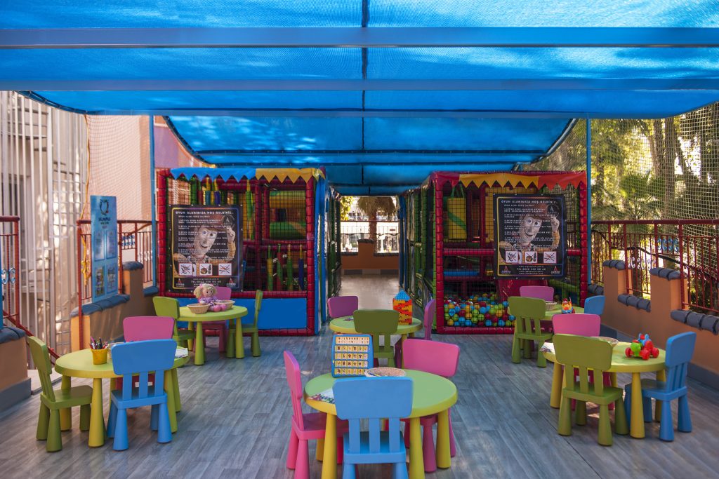 Детский клуб в Delphin Hotel Botanik