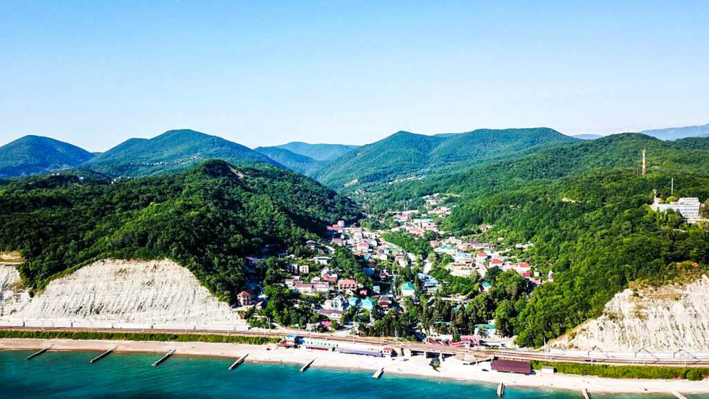 Пляж в Дедеркое Туапсе море горы курорт