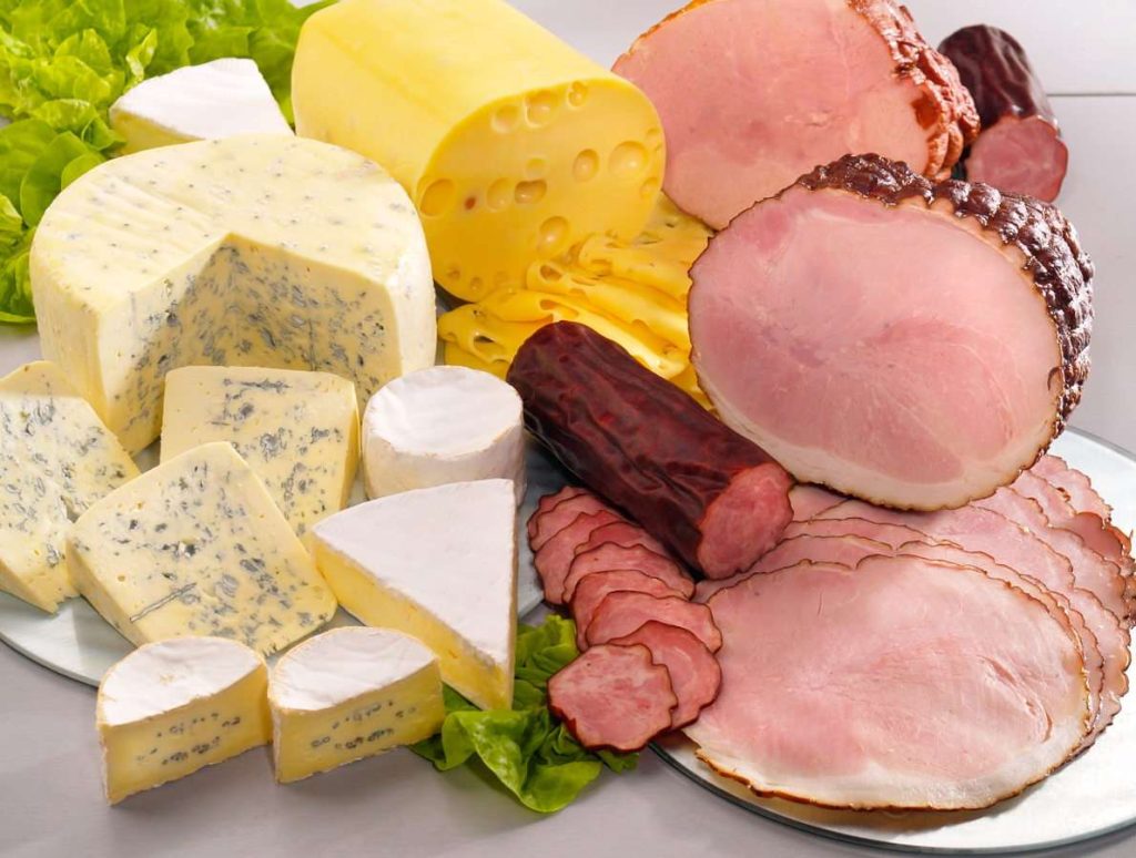 Сыры мясо колбаса