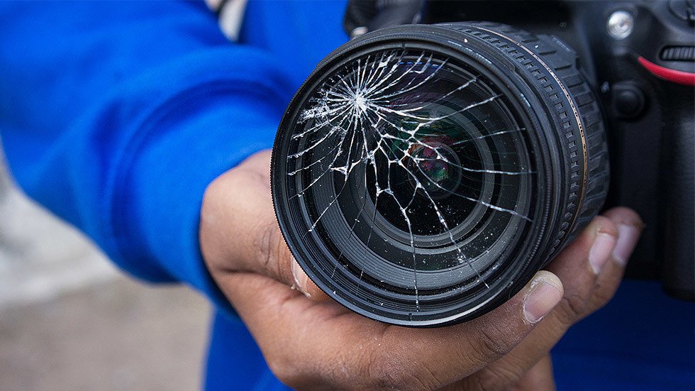 сломанный фотоаппарат