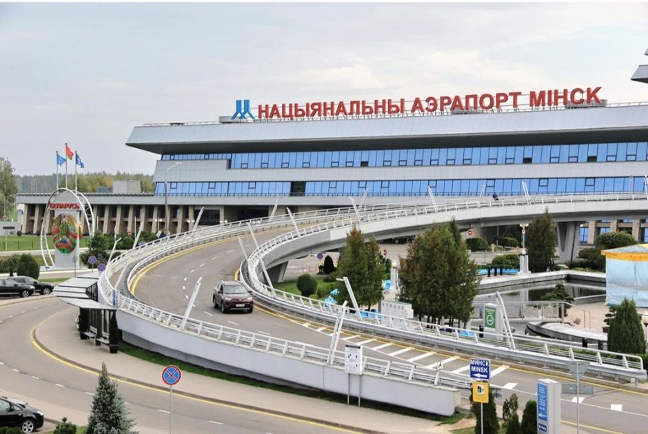 Национальный аэропорт Минск вид